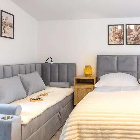 Family House Rosa Willa *